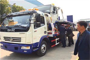 硚口汽车道路救援拖车价格